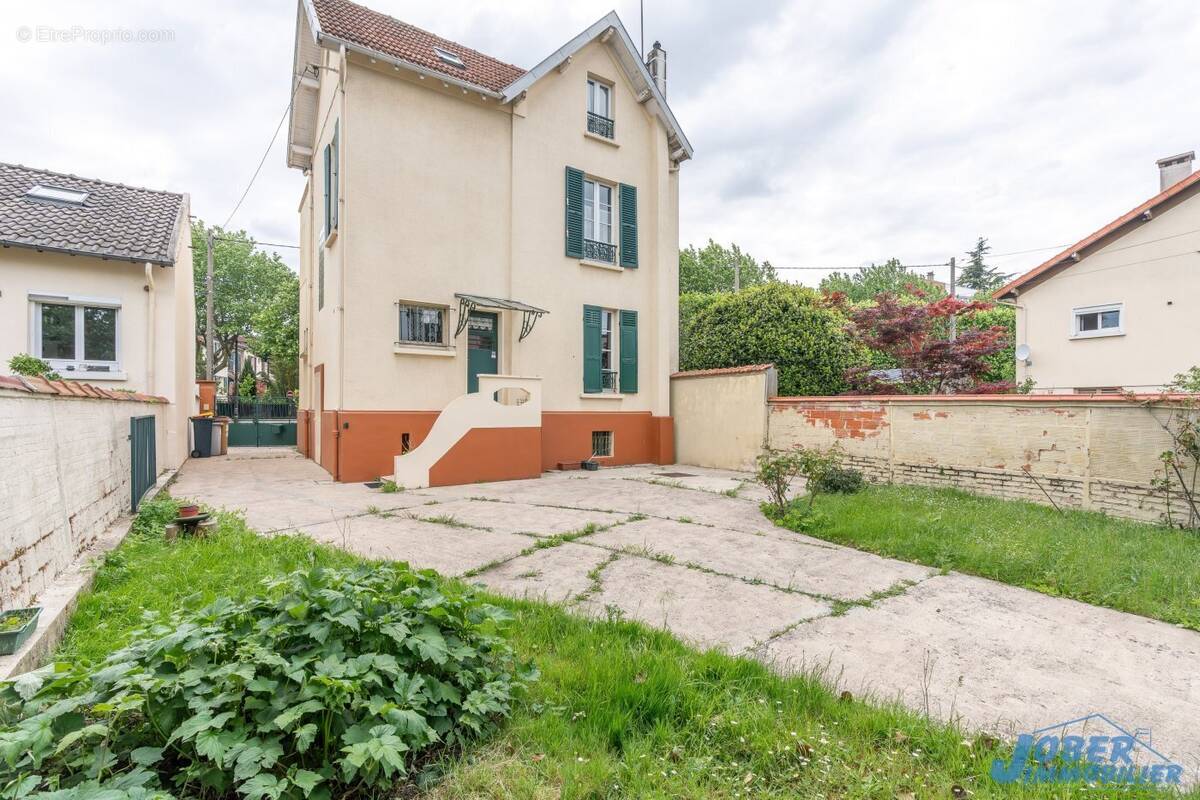 Maison à NEUILLY-PLAISANCE