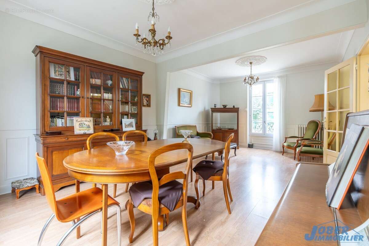 Maison à NEUILLY-PLAISANCE