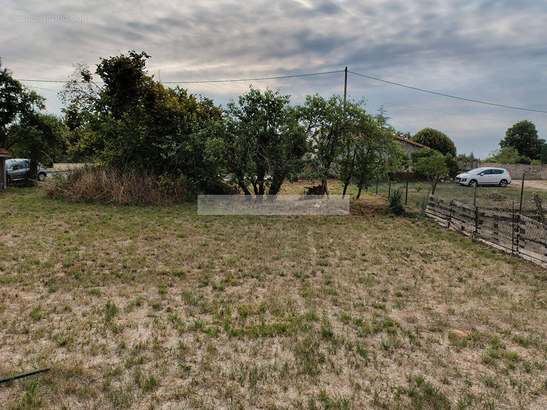 Terrain à VILLOGNON