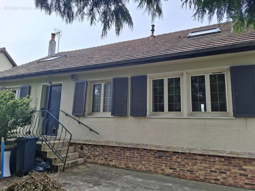 Maison à GRANDVILLIERS