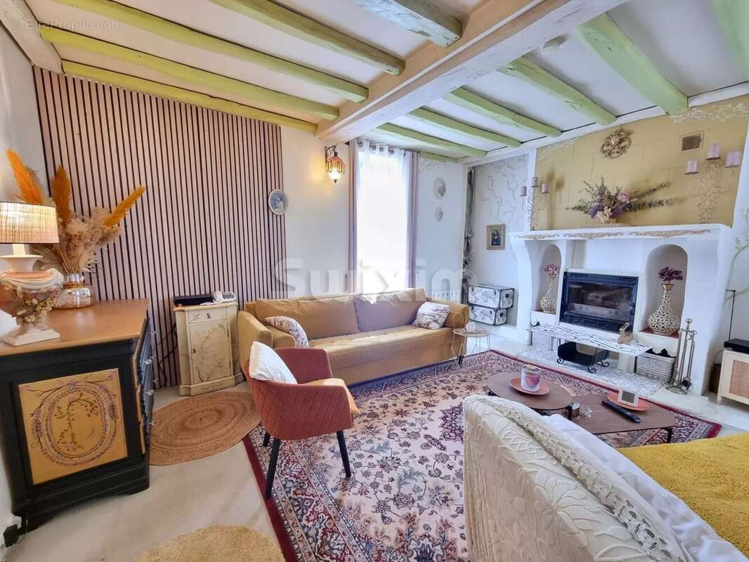 Maison à MAILLY-LA-VILLE