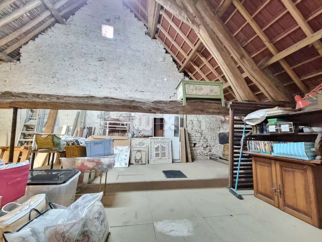 Maison à MAILLY-LA-VILLE