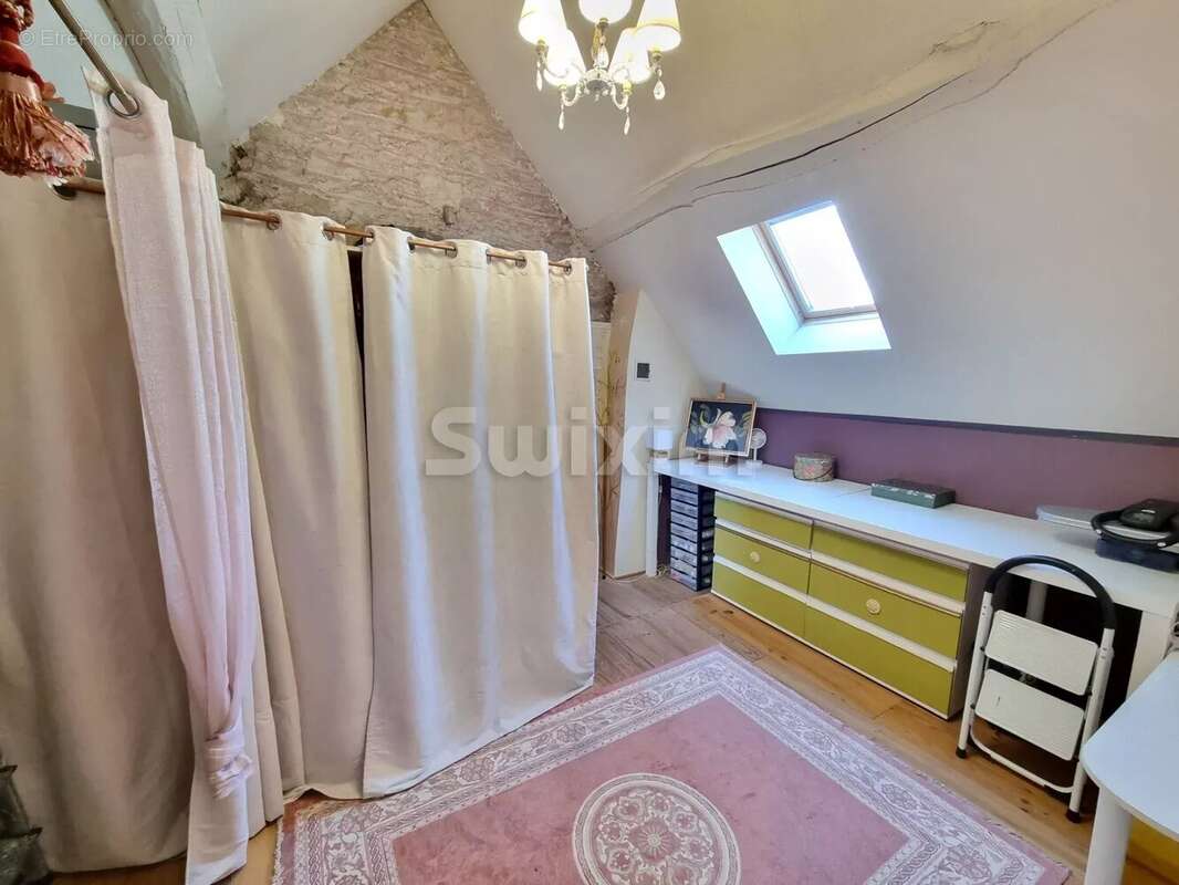 Maison à MAILLY-LA-VILLE