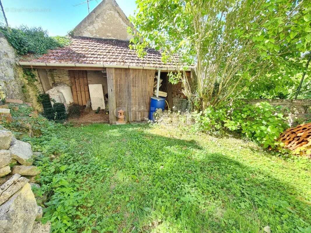 Maison à MAILLY-LA-VILLE