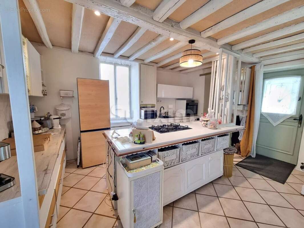 Maison à MAILLY-LA-VILLE