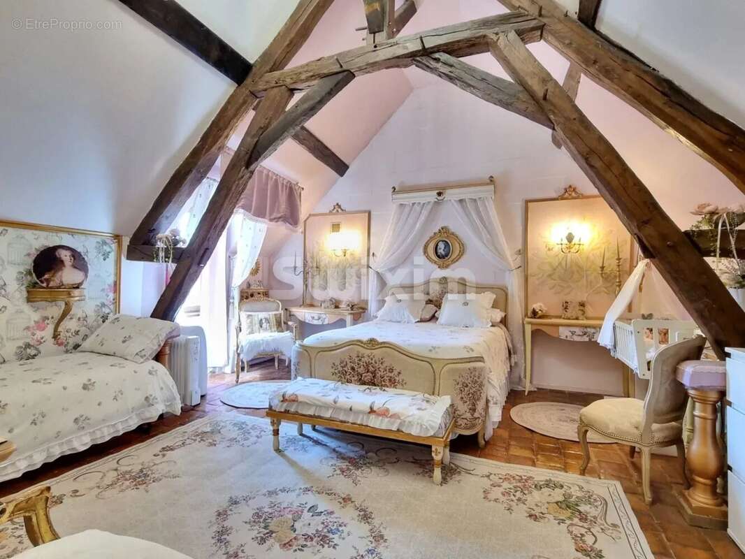 Maison à MAILLY-LA-VILLE