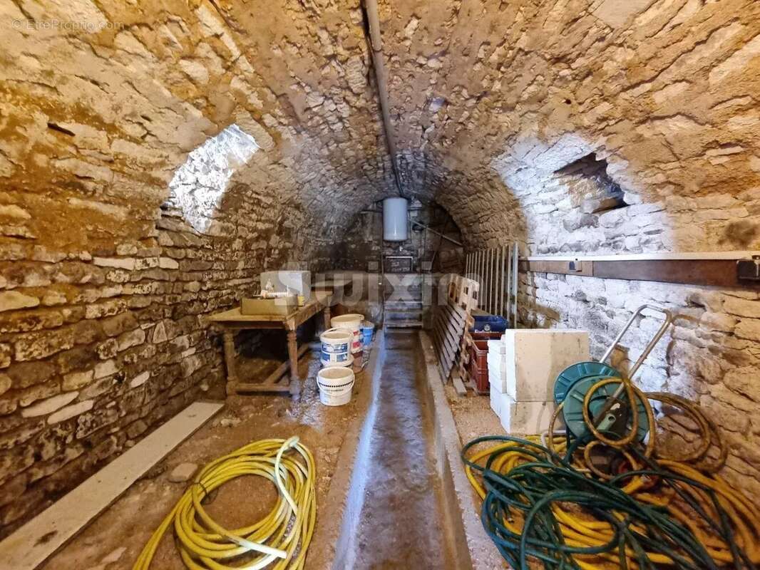 Maison à MAILLY-LA-VILLE