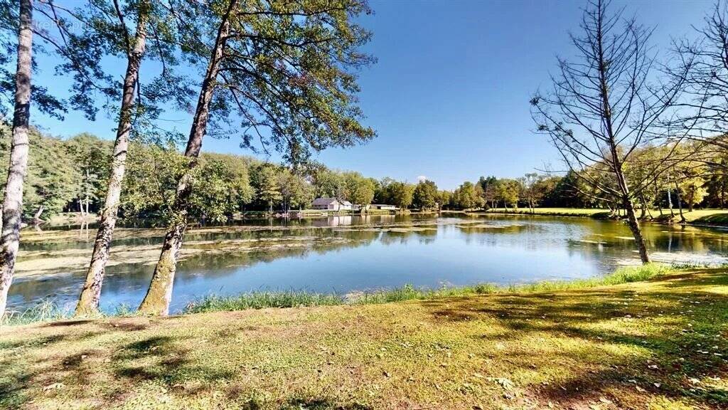 Maison à SAINT-MAURICE-MONTCOURONNE