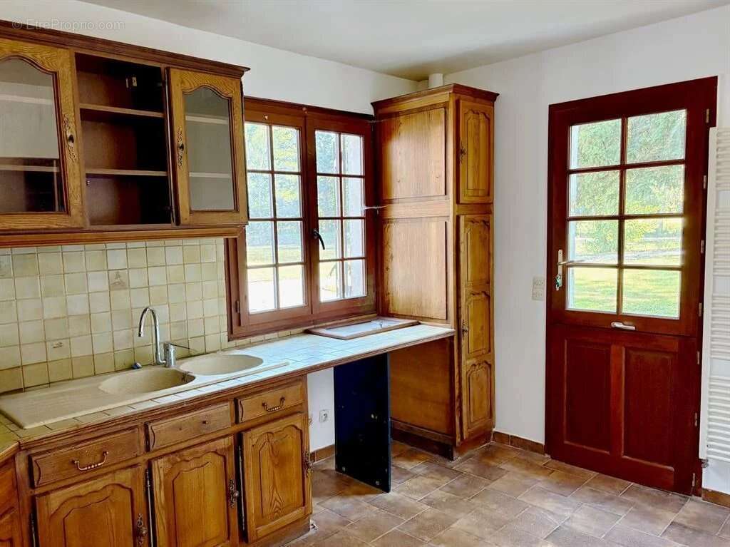 Maison à SAINT-MAURICE-MONTCOURONNE