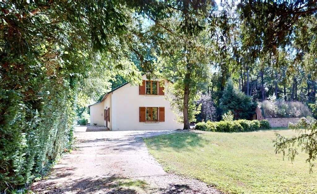 Maison à SAINT-MAURICE-MONTCOURONNE