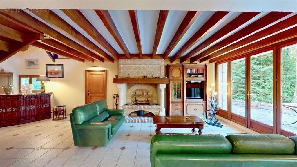 Maison à SAINT-MAURICE-MONTCOURONNE