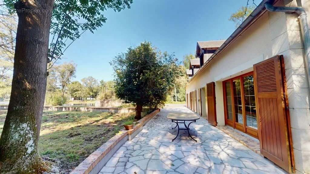 Maison à SAINT-MAURICE-MONTCOURONNE