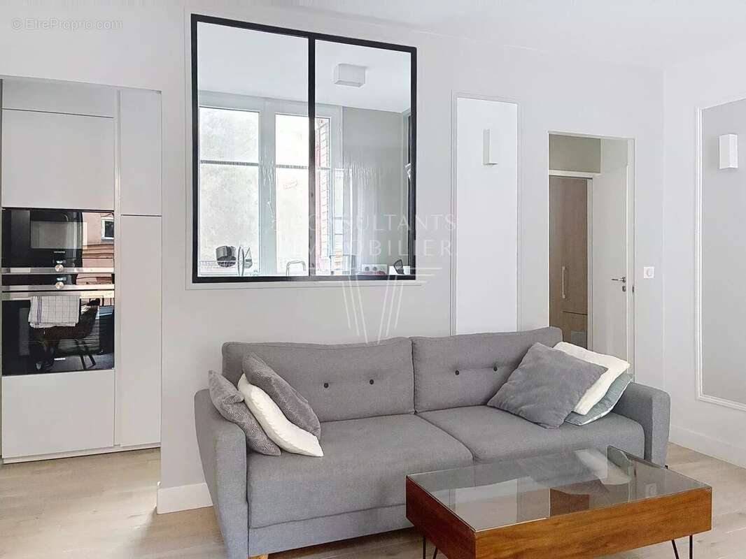 Appartement à PARIS-7E