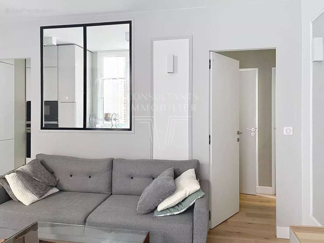 Appartement à PARIS-7E