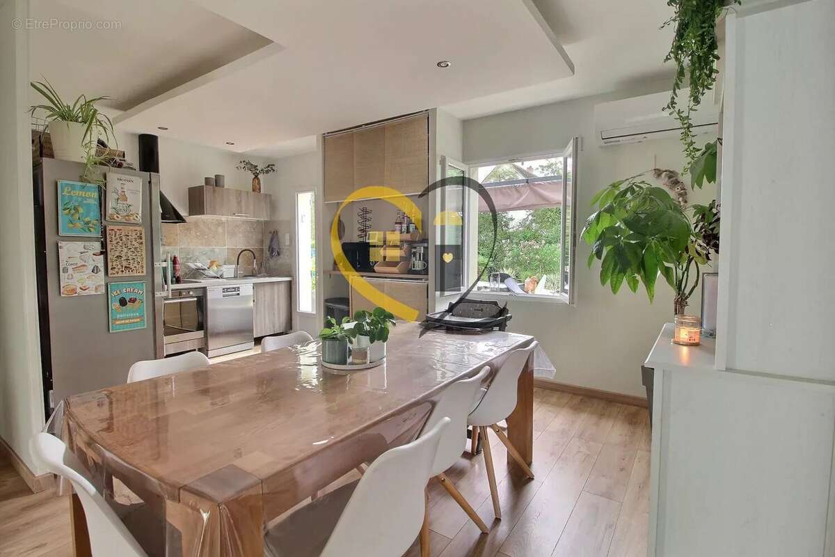 Maison à SAVIGNY-EN-SEPTAINE