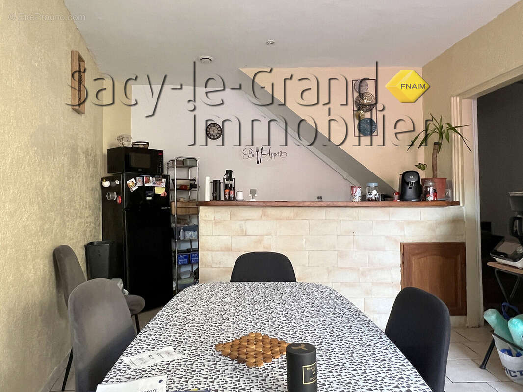 Maison à ULLY-SAINT-GEORGES