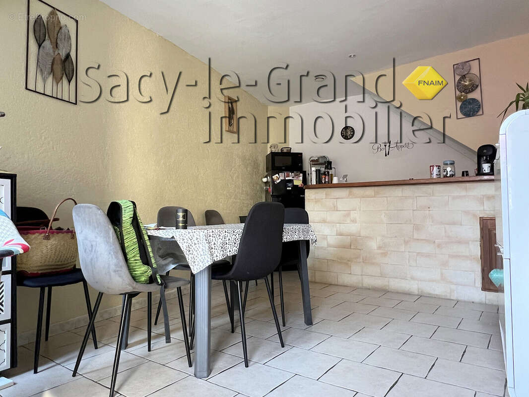 Maison à ULLY-SAINT-GEORGES