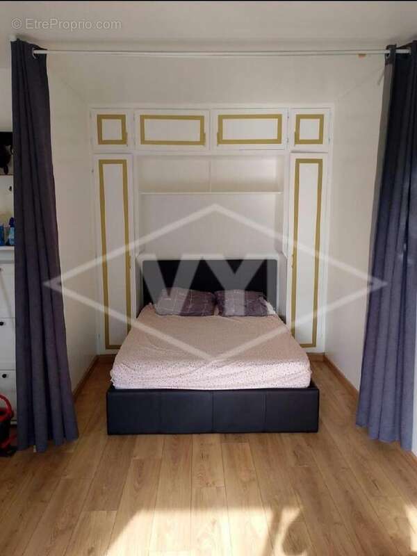 Appartement à COMBS-LA-VILLE