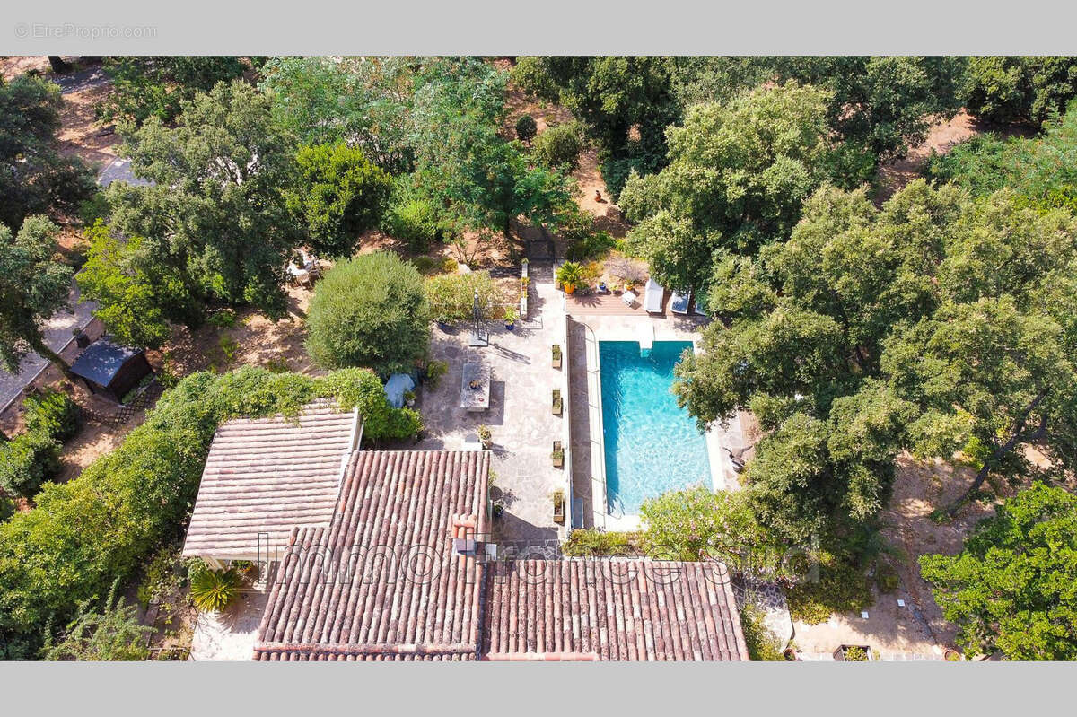 Maison à LA GARDE-FREINET