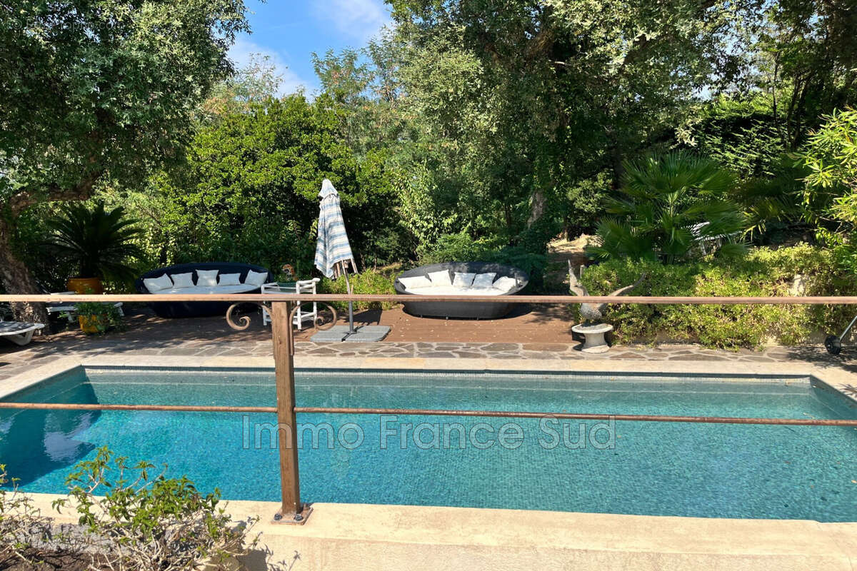 Maison à LA GARDE-FREINET