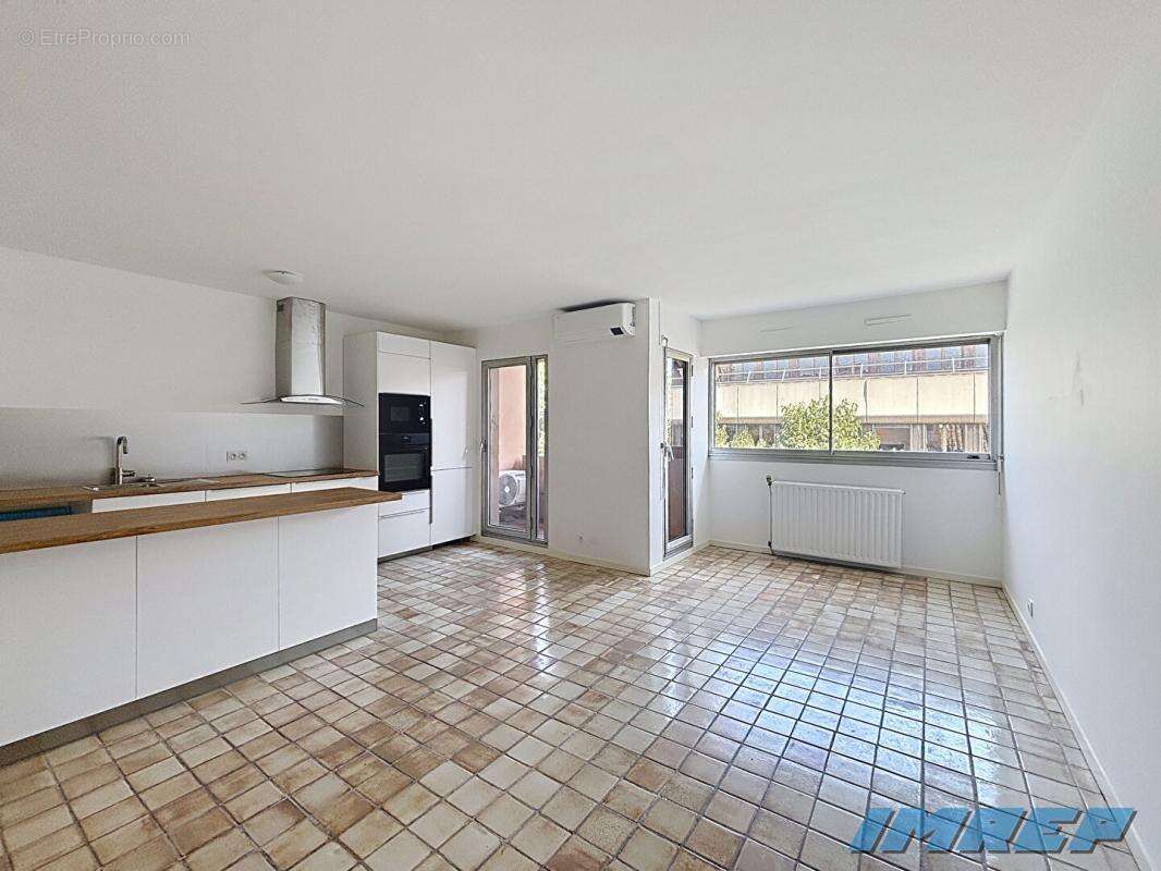 Appartement à MARSEILLE-8E