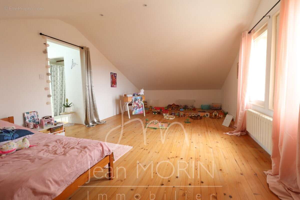 Maison à ETOILE-SUR-RHONE