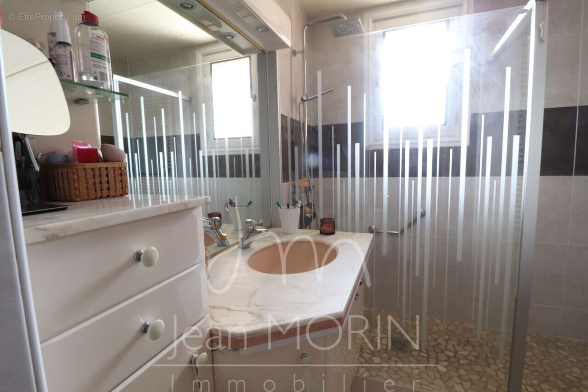 Maison à ETOILE-SUR-RHONE