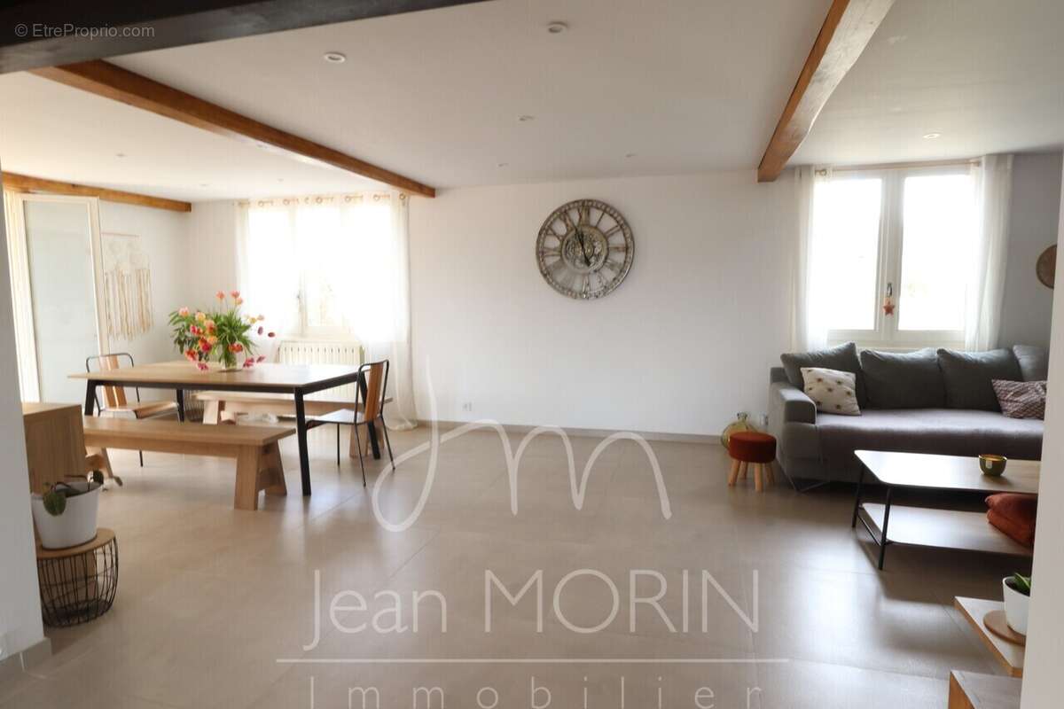 Maison à ETOILE-SUR-RHONE