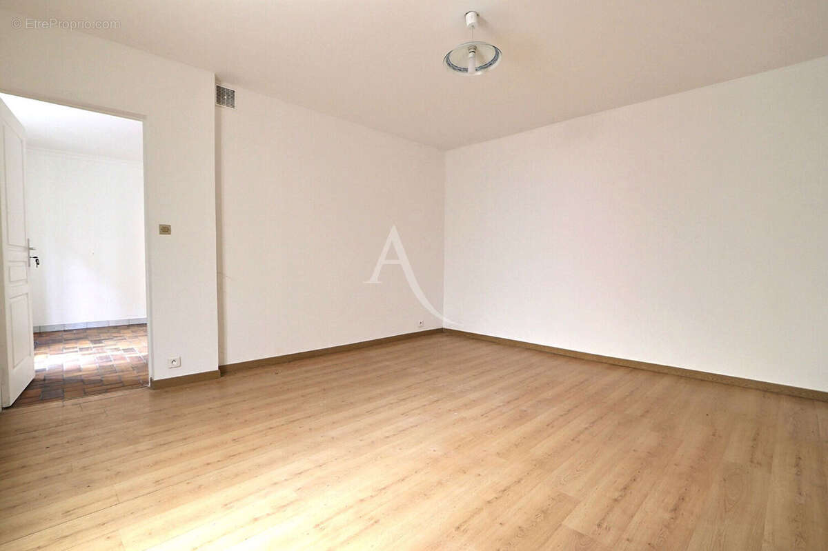 Appartement à AUBERVILLIERS