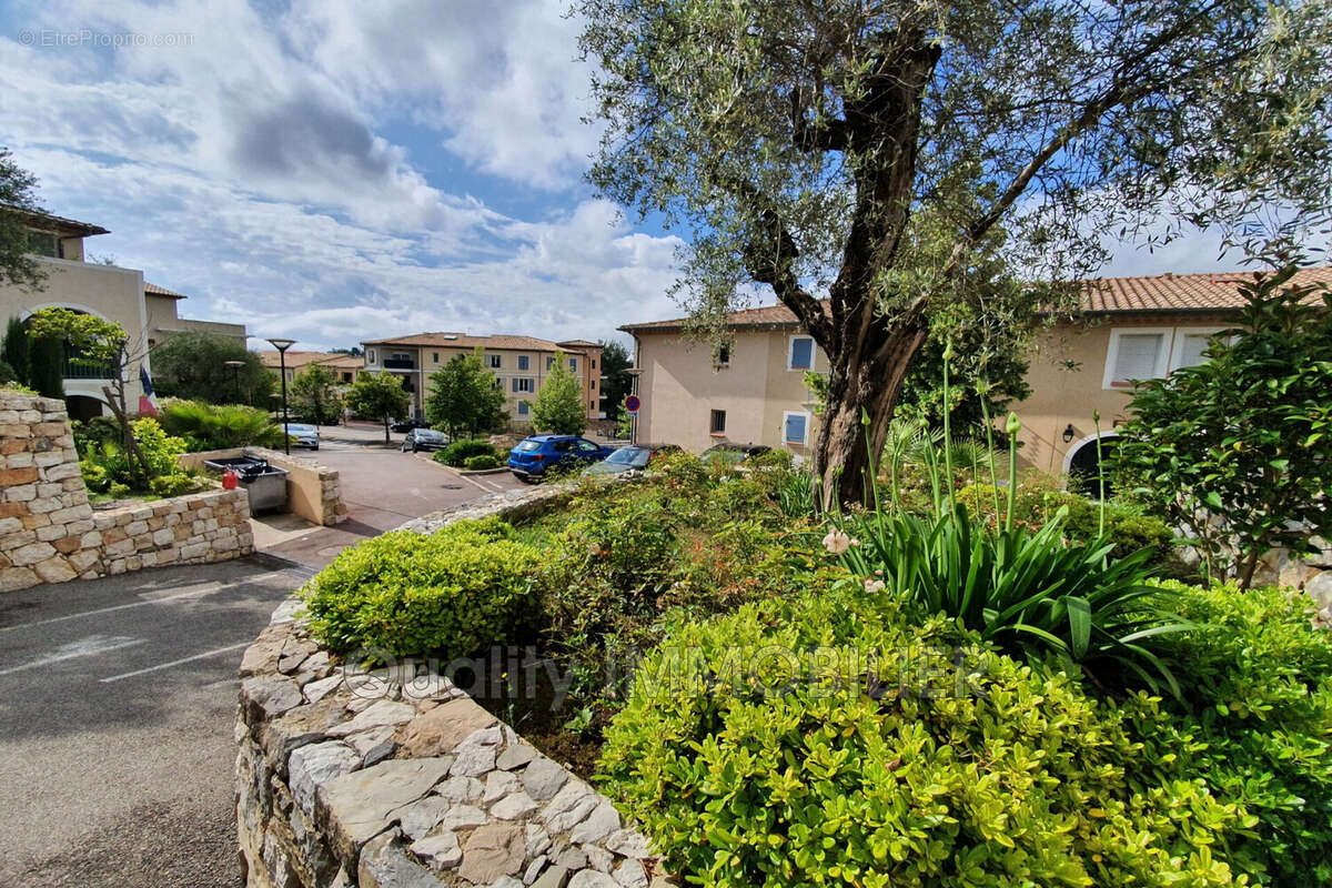 Appartement à LE ROURET