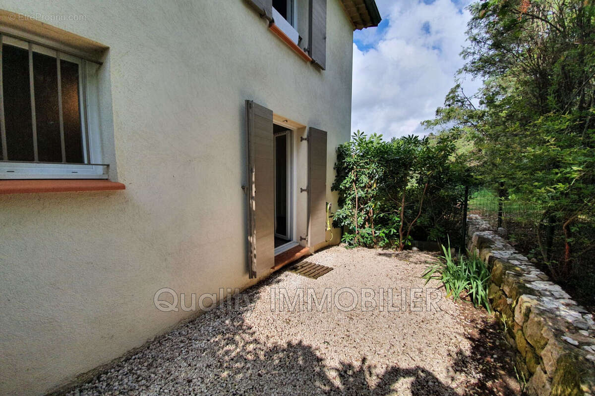 Appartement à LE ROURET