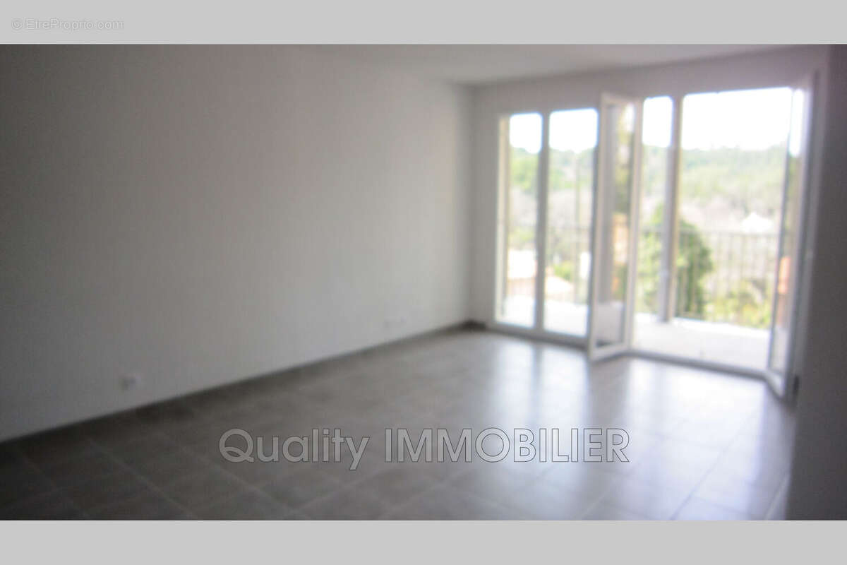 Appartement à LE ROURET