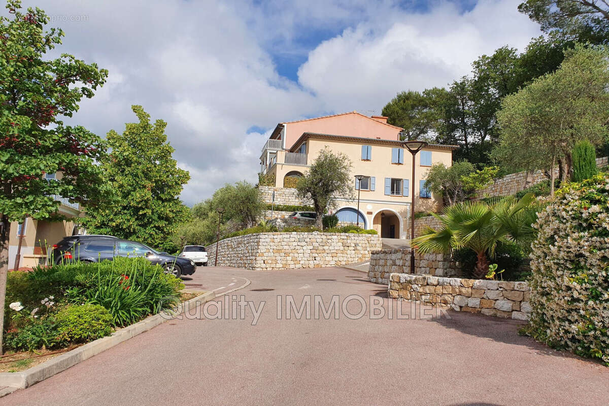 Appartement à LE ROURET