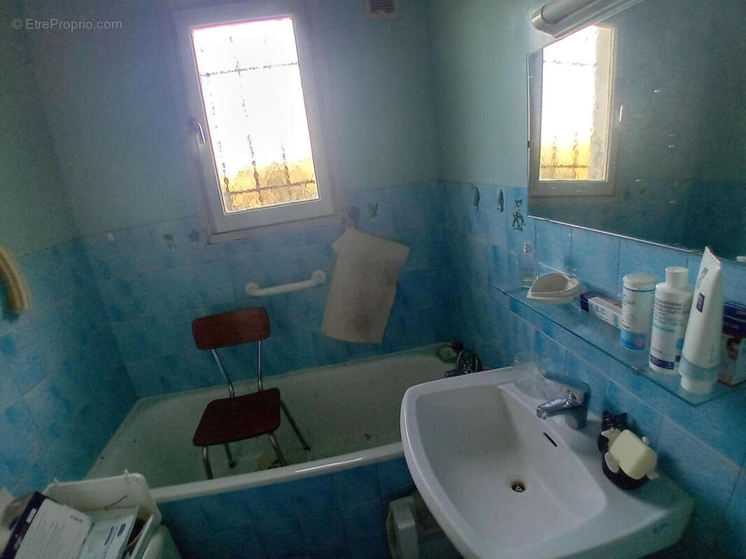 Salle de bain  - Maison à LUZECH