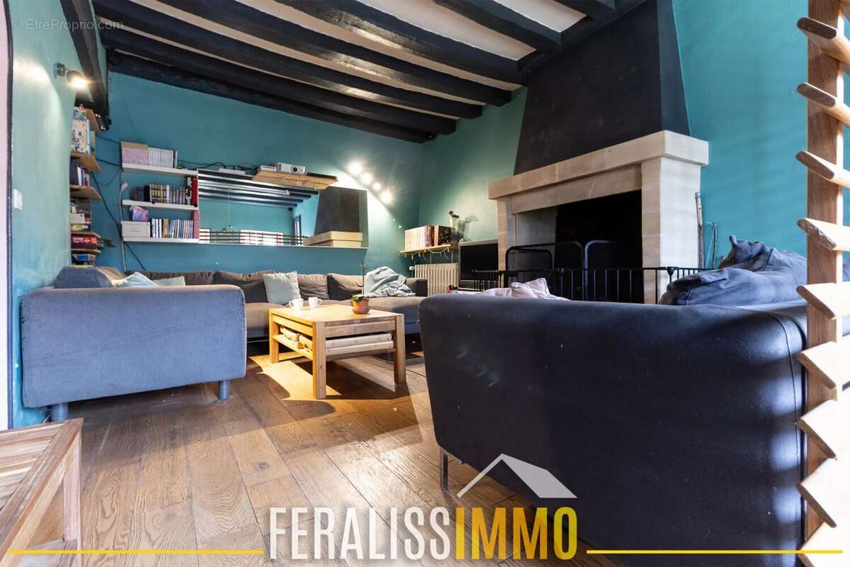 Maison à JOUY-LE-MOUTIER