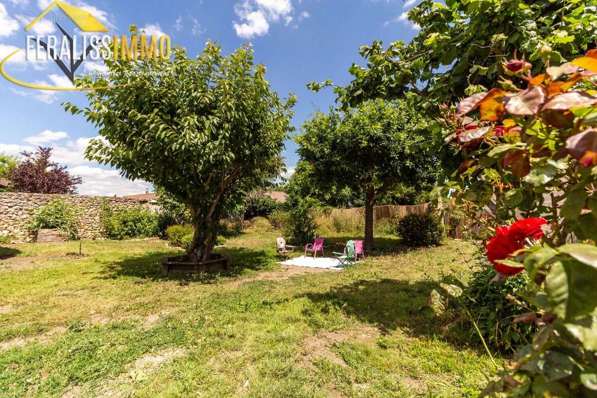 Maison à JOUY-LE-MOUTIER