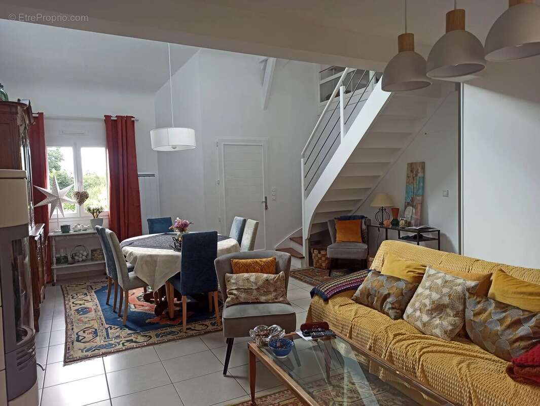 Maison à SAINT-SAMSON-SUR-RANCE