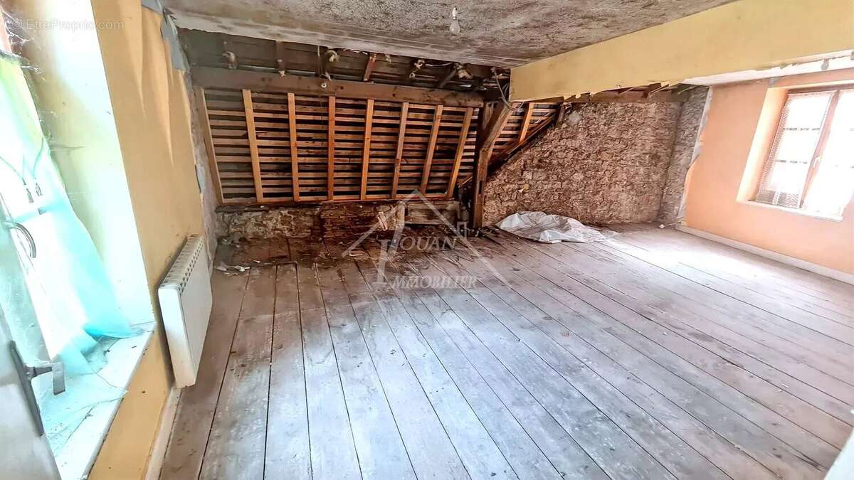 Appartement à BOURBON-L&#039;ARCHAMBAULT