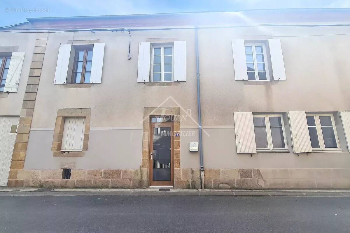 Appartement à BOURBON-L&#039;ARCHAMBAULT