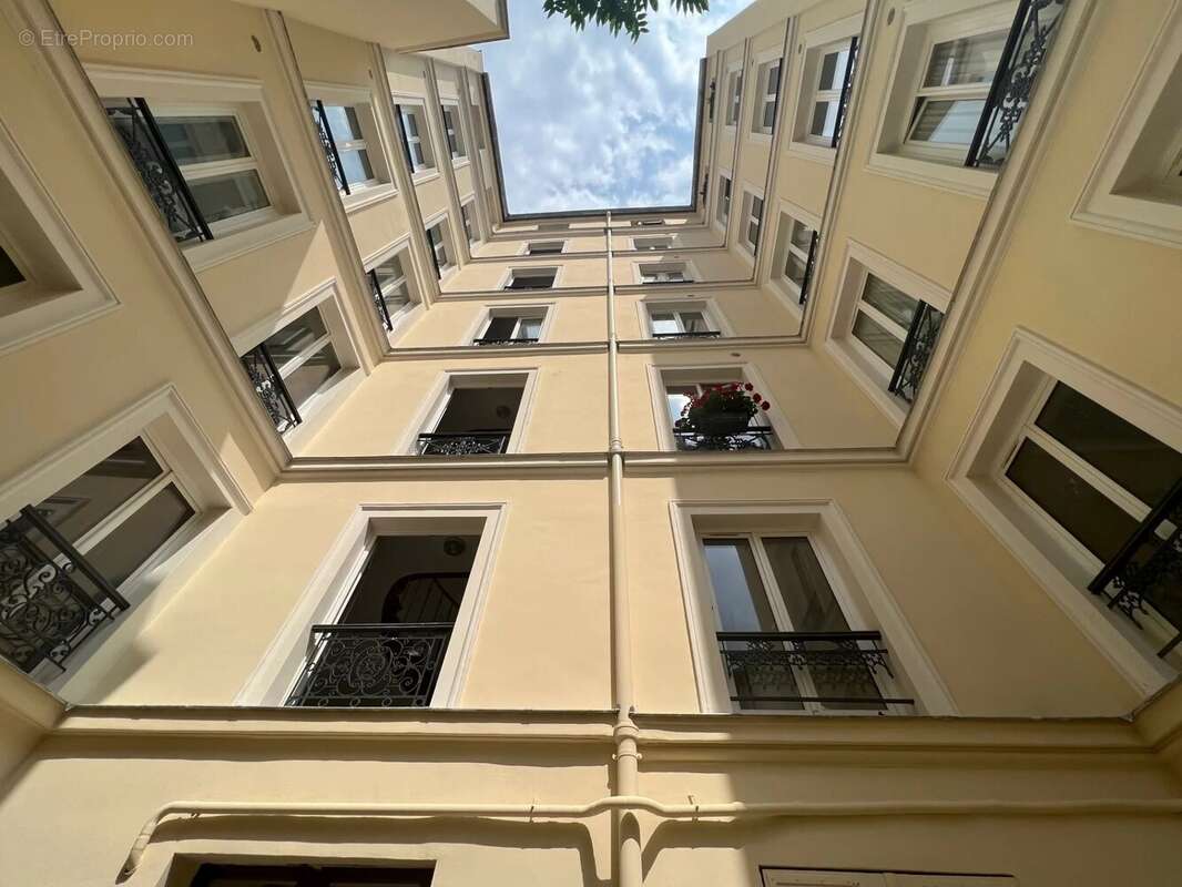 Appartement à PARIS-7E
