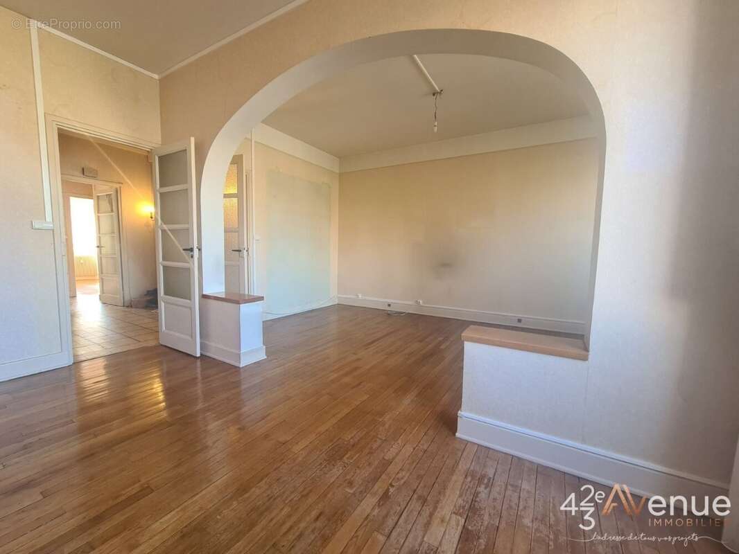 Appartement à SAINT-ETIENNE