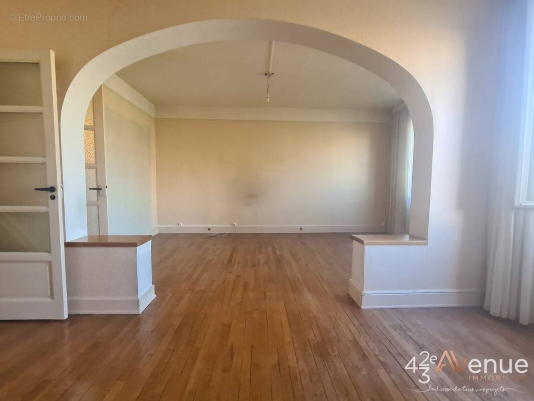 Appartement à SAINT-ETIENNE