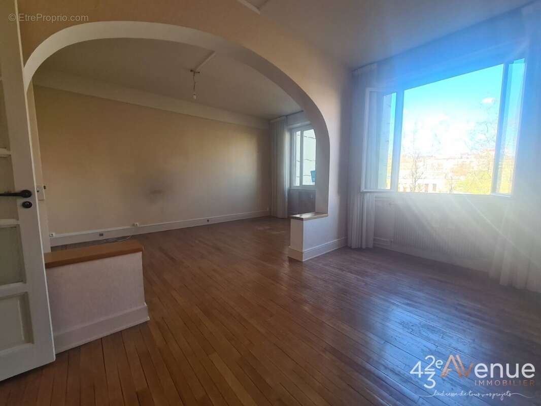 Appartement à SAINT-ETIENNE