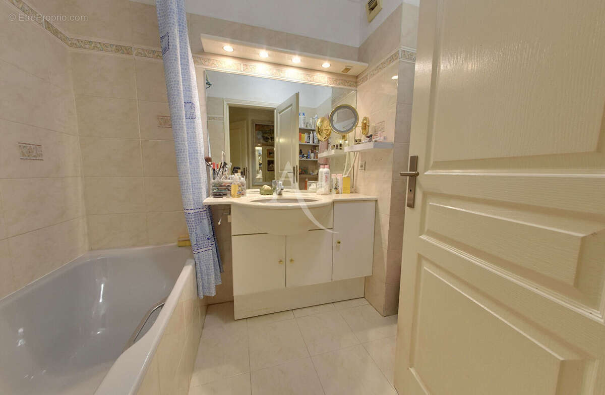 Appartement à LE PERREUX-SUR-MARNE