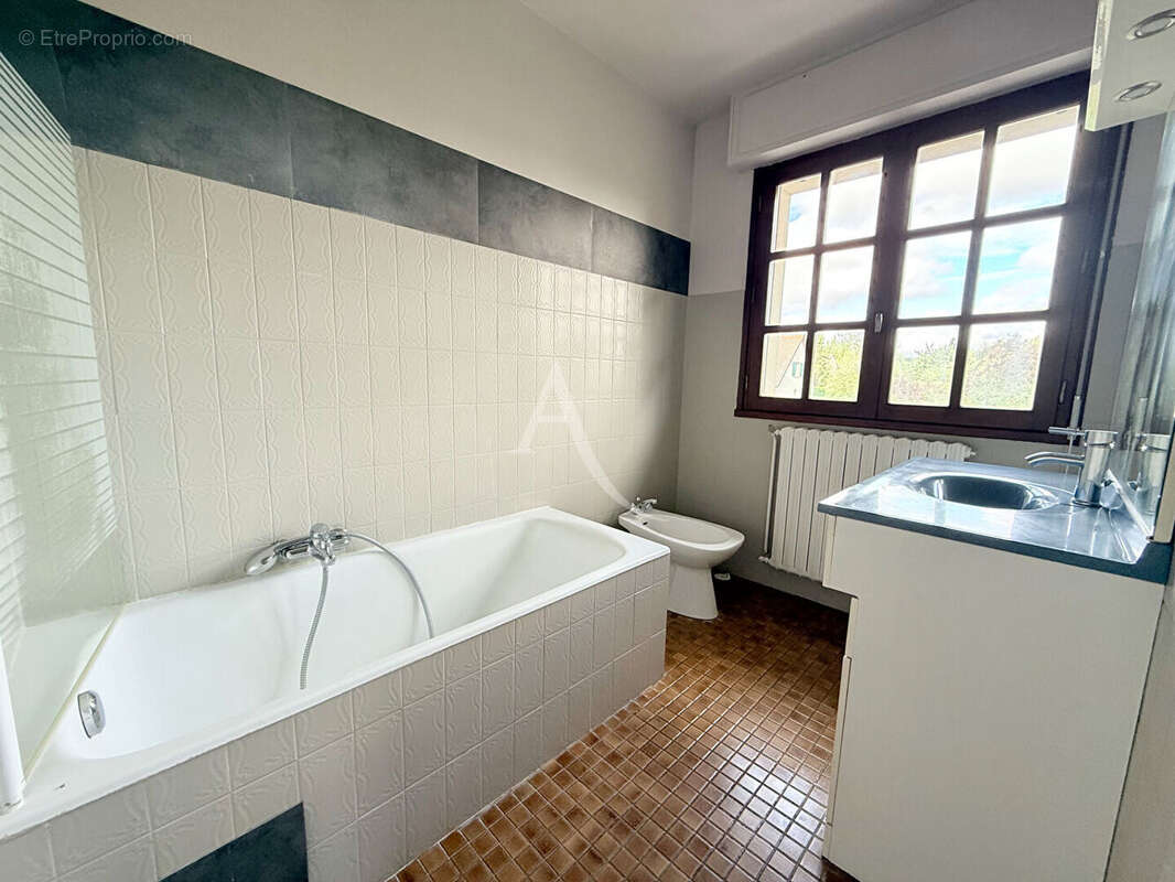 Maison à AMAYE-SUR-ORNE