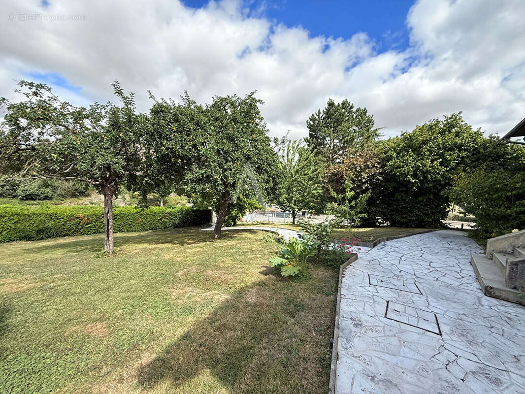 Maison à AMAYE-SUR-ORNE