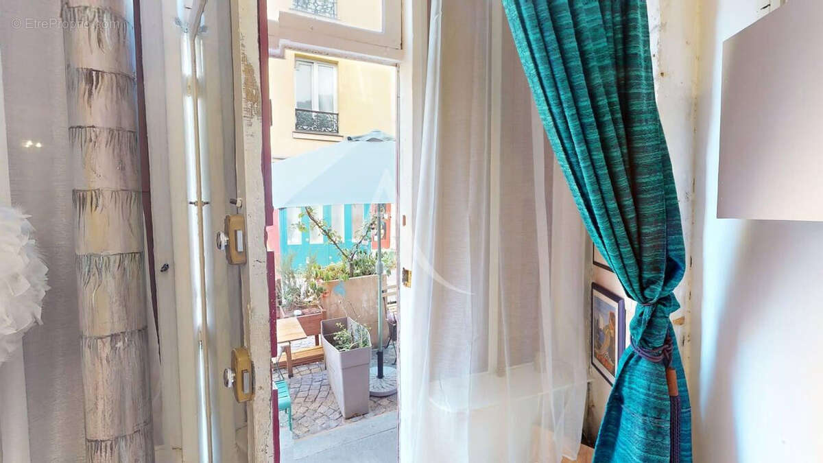 Commerce à PARIS-18E