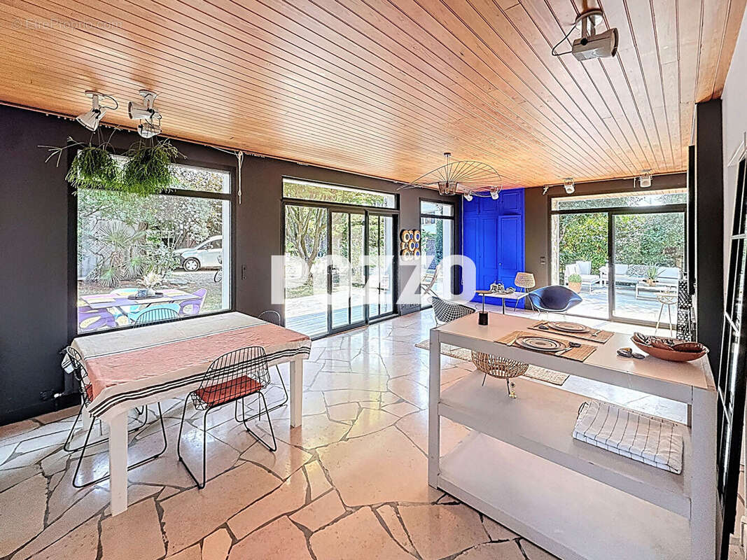 Maison à DONVILLE-LES-BAINS