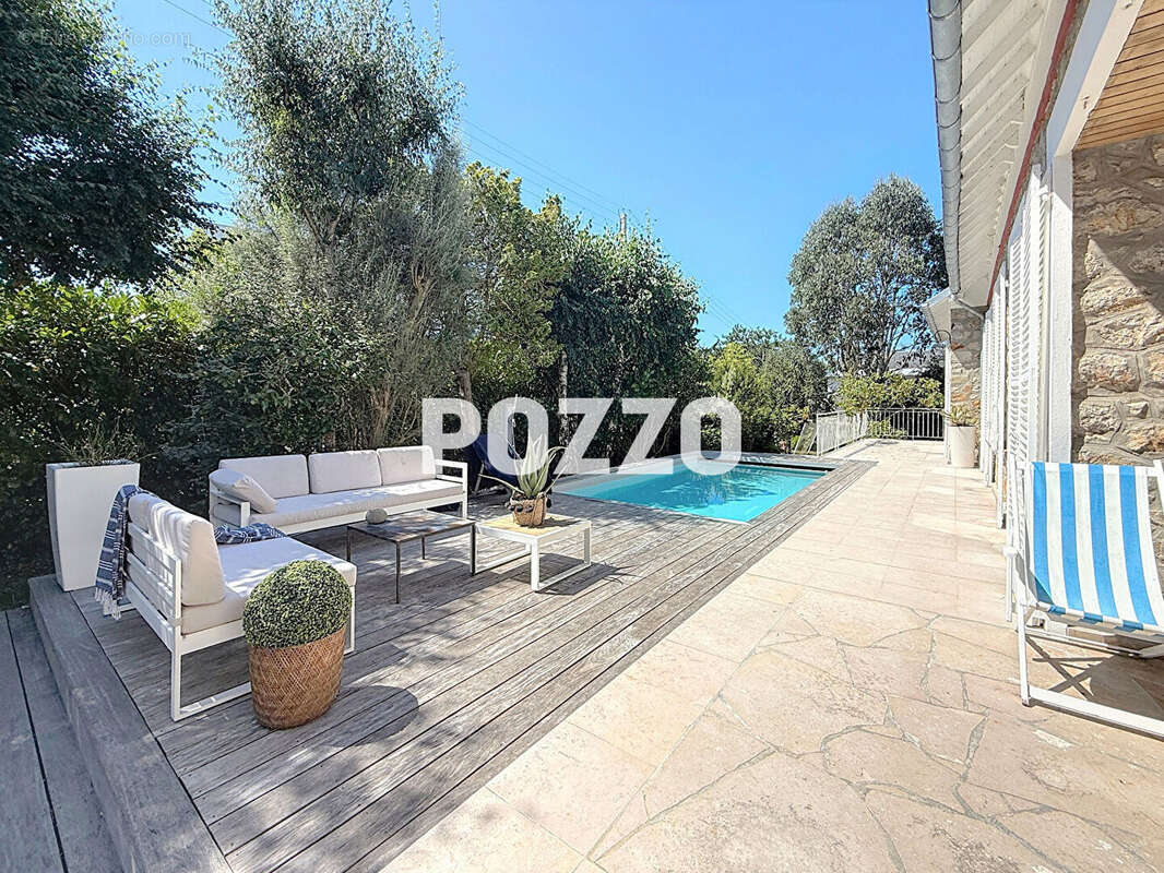 Maison à DONVILLE-LES-BAINS