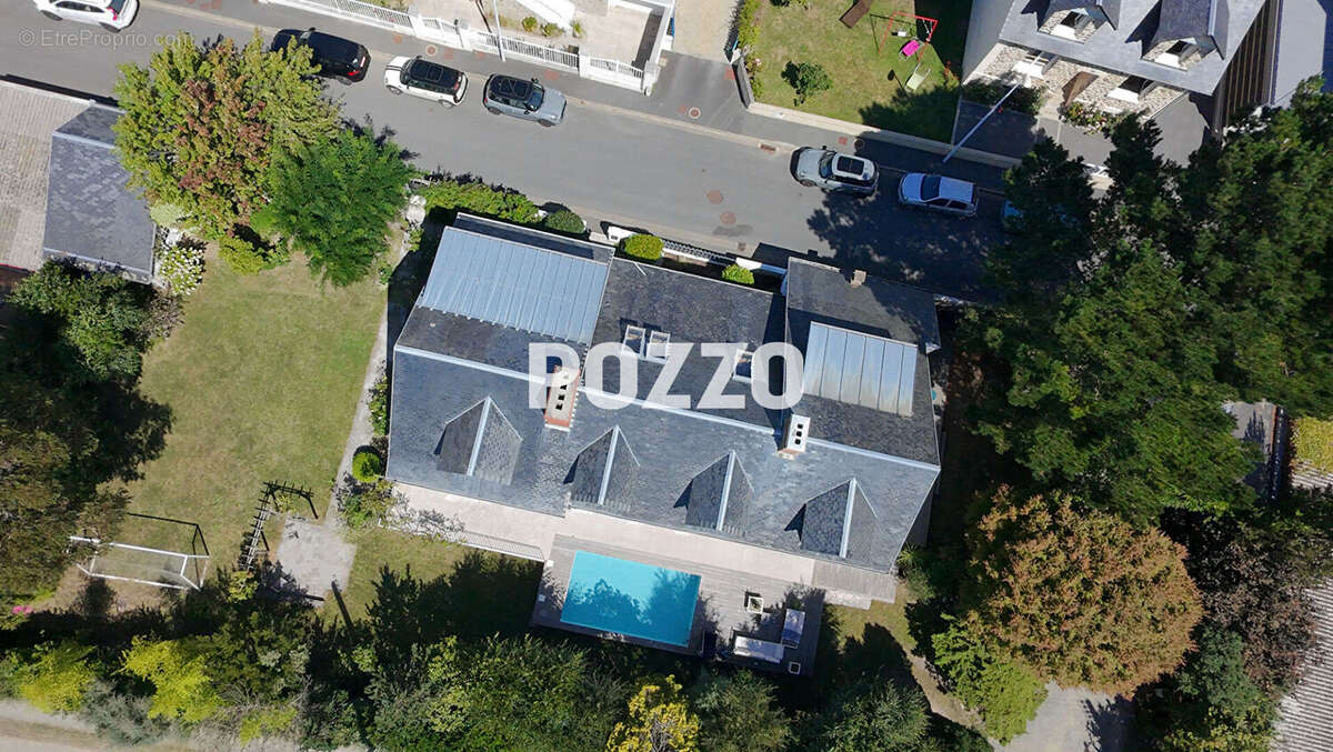 Maison à DONVILLE-LES-BAINS